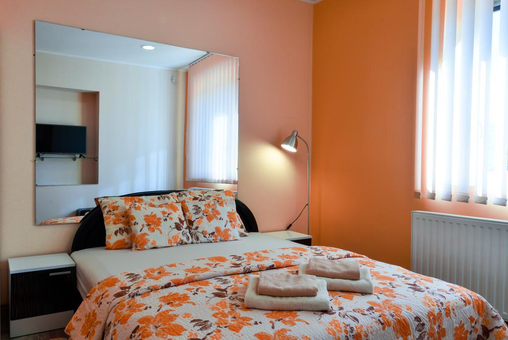 Harmonia Apartmanhaz *