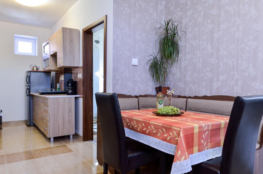 Harmonia Apartmanhaz *