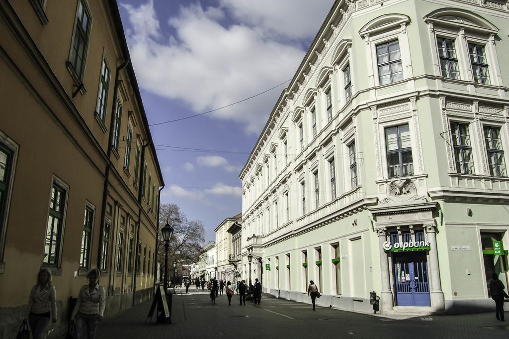 Harmonia Apartmanhaz Appartement Eger