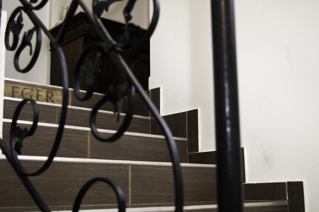 Harmonia Apartmanhaz * Eger