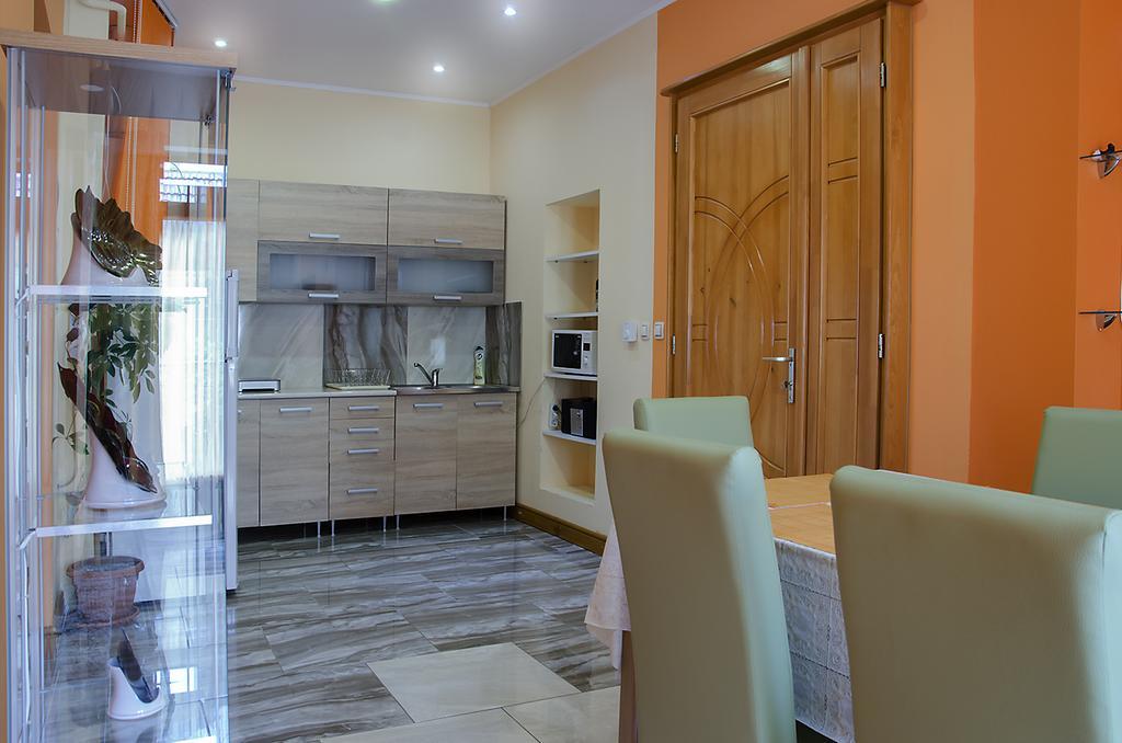 Harmonia Apartmanhaz *